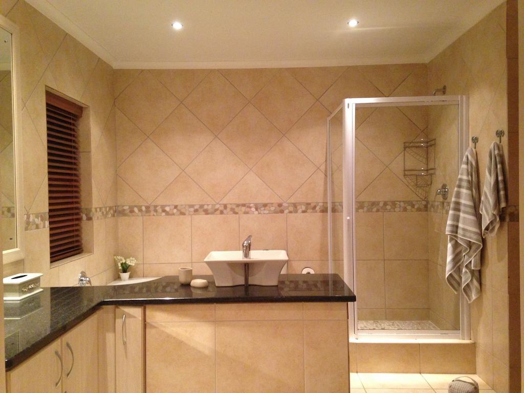 Fynbos Feniks Apartment Στέλενμπος Δωμάτιο φωτογραφία